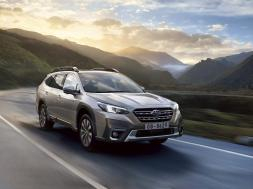 SUBARU OUTBACK 2.5i ES TOURING Lineartronic Symmetrical AWD